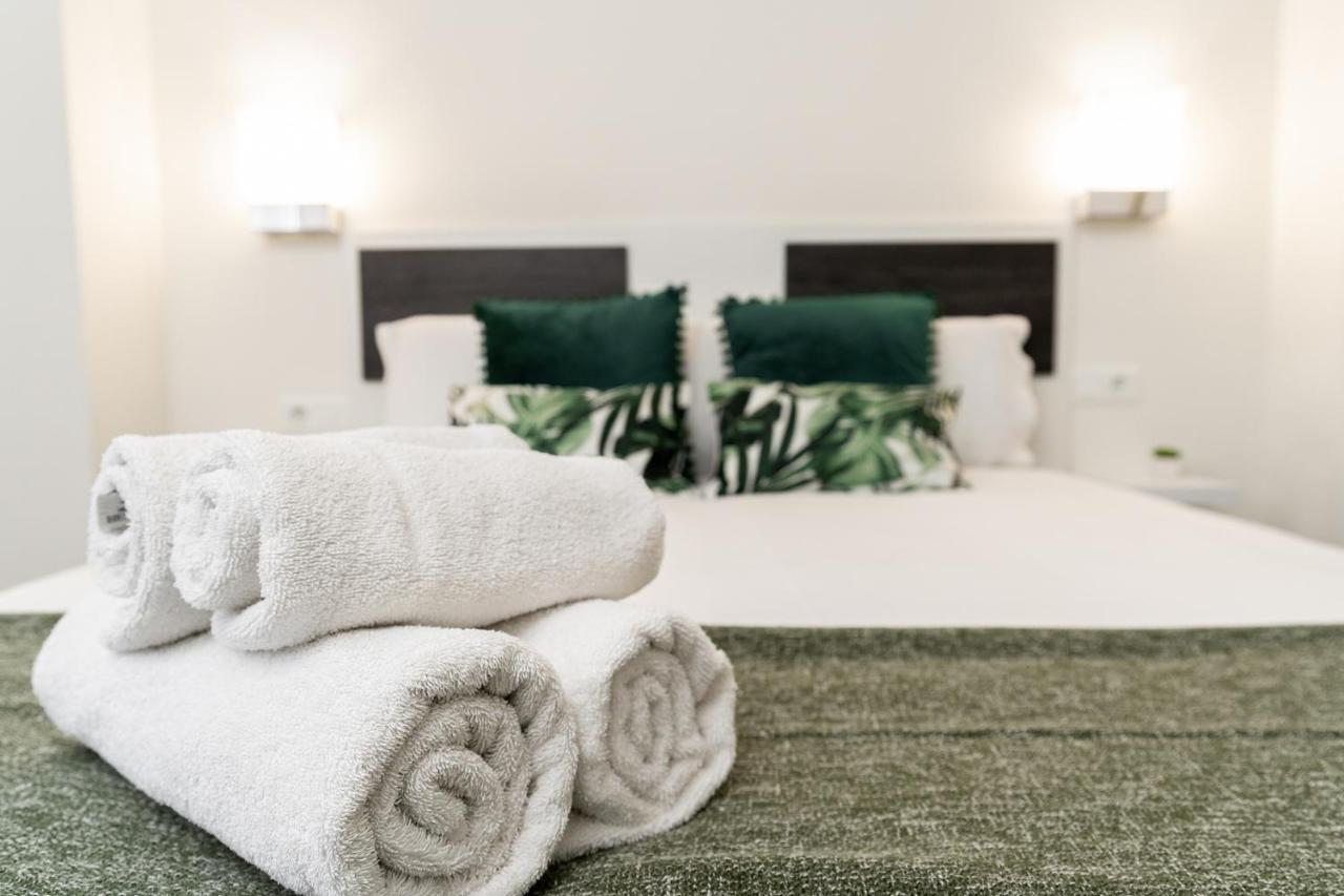 Blonzu Camerun Benalmadena Ngoại thất bức ảnh
