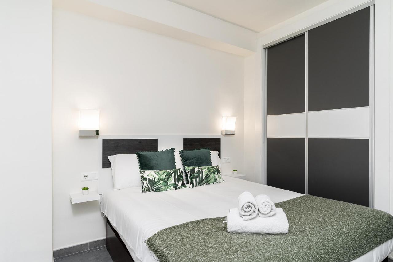 Blonzu Camerun Benalmadena Ngoại thất bức ảnh