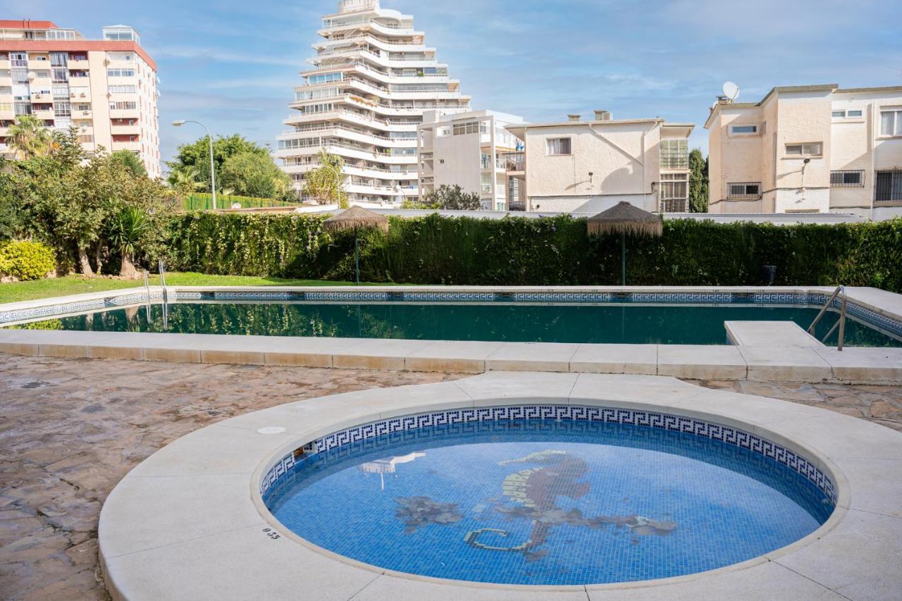 Blonzu Camerun Benalmadena Ngoại thất bức ảnh