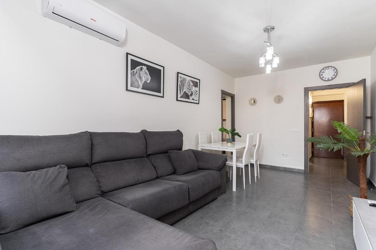 Blonzu Camerun Benalmadena Ngoại thất bức ảnh
