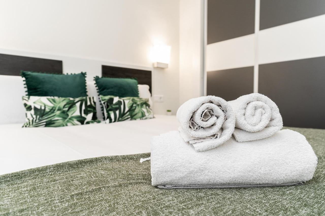 Blonzu Camerun Benalmadena Ngoại thất bức ảnh
